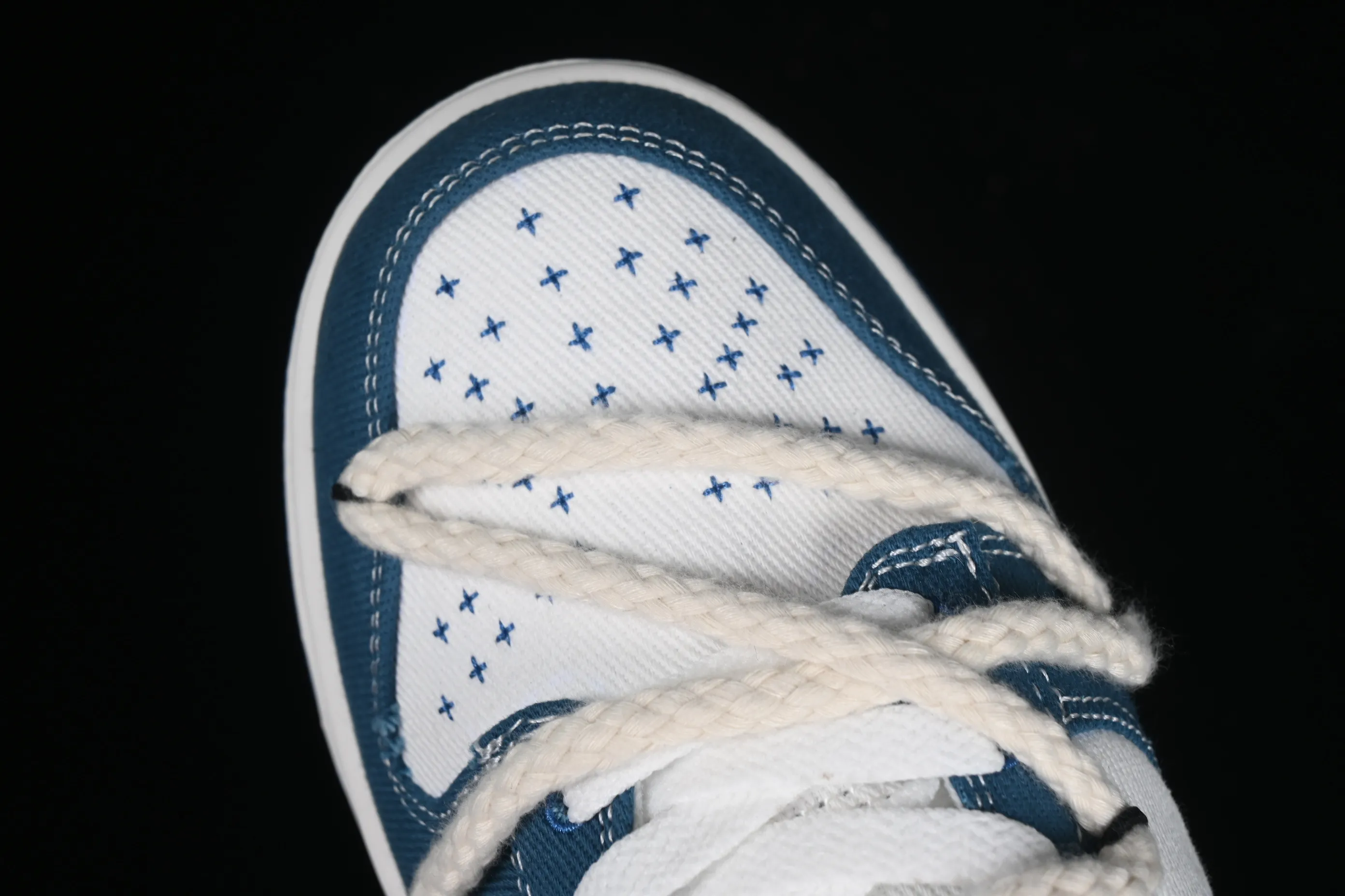 All categories Nk SB Dunk series Nk SB Dunk Low low-top sneakers Nk Dunk Low black and white blue high street style Sashiko embroidery hemp rope deconstruction SB strap low-top casual sneakers DV0834-101